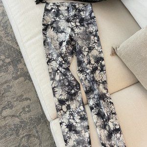 Lululemon Wunder Under High-Rise 7/8 Tight 25" in Shibori Print
